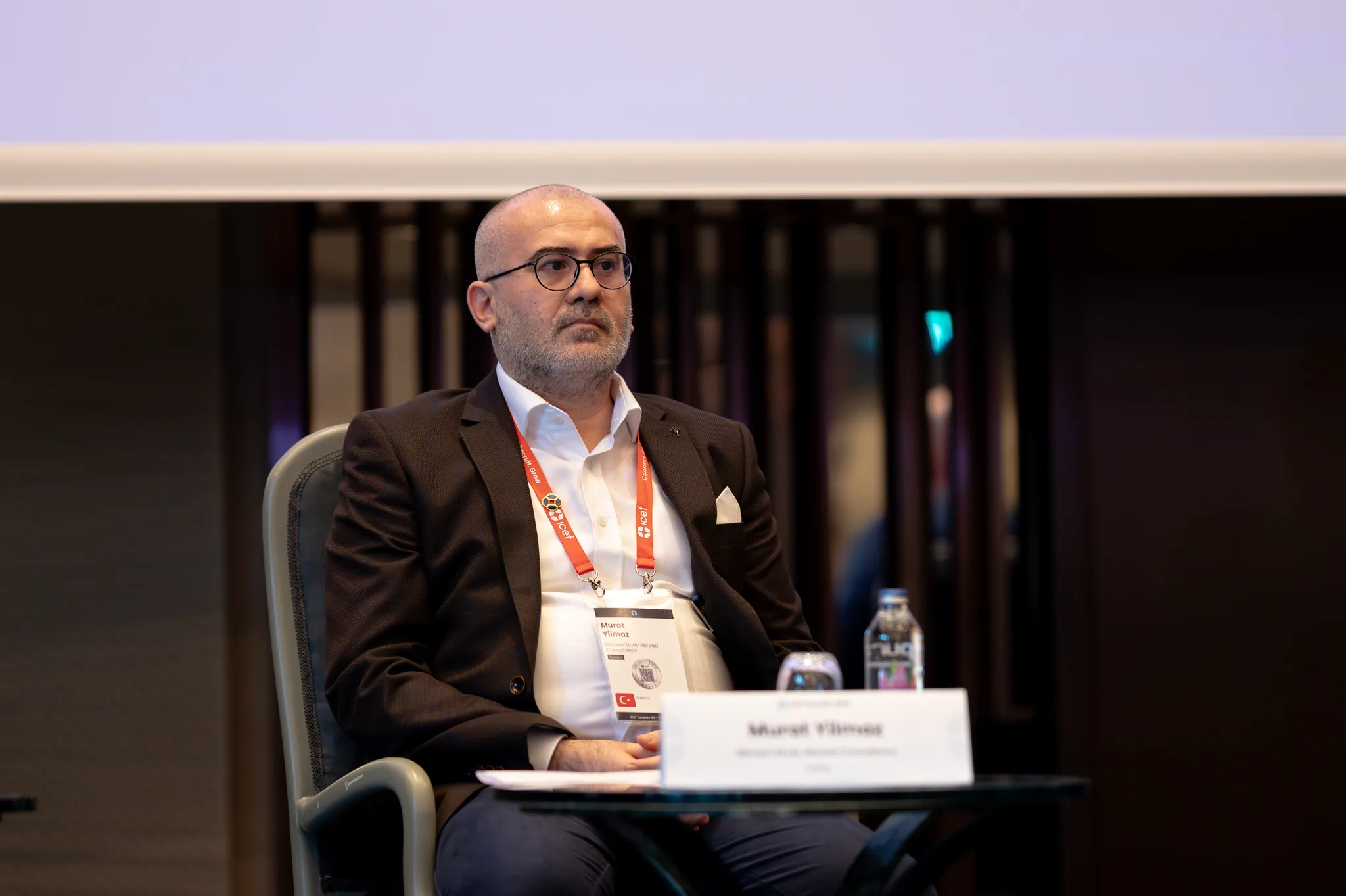 Briefing session at an Istanbul summit